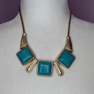 Women’s Vintage Turquoise and Gold Accent Chunky Necklace